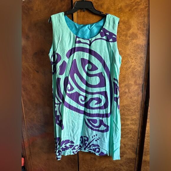 Turtle custom made Hawaiian dress - Picture 1 of 4